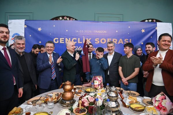 Trabzon Büyükşehir Belediye Başkanı Ahmet Metin Genç, AK Parti Trabzon