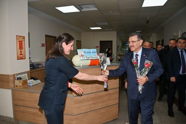 Trabzon Büyükşehir Belediye Başkanı Ahmet Metin Genç, AK Parti Genel