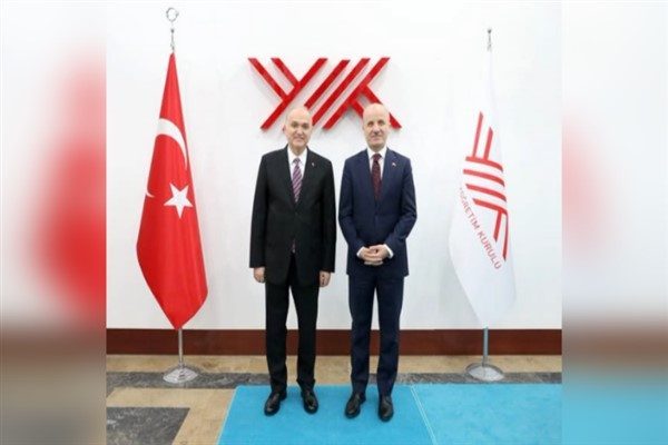 G&ouml;r&uuml;şmede, hastanedeki ihtiya&ccedil;ların giderilmesine y&ouml;nelik değerlendirmeler yapıldı. Başkan &Ouml;zl&uuml;, ziyaretin