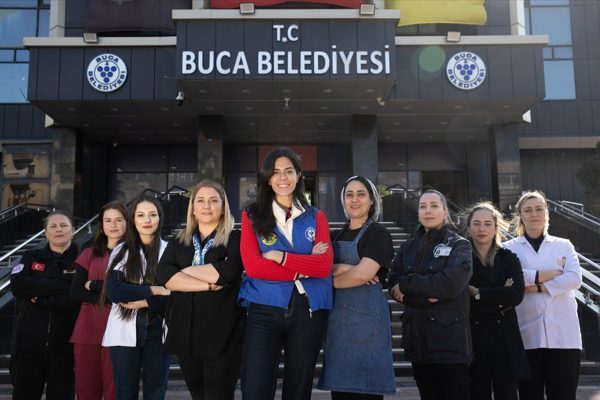 Belediyenin sosyal medya hesaplarından paylaşılan videoda, sahadan ofise kadar her
