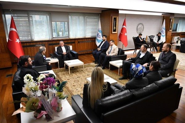 Kayseri Büyükşehir Belediyesinden yapılan açıklamaya göre ziyarette, AK Parti Kayseri