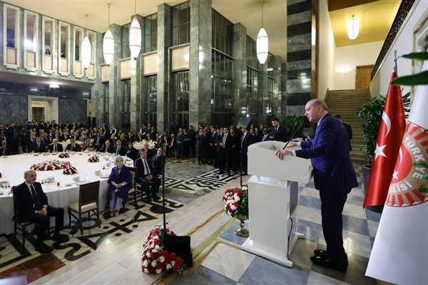 Cumhurbaşkanı Erdoğan'ın konuşmasından bazı satır başları ş&ouml;yle: "Sizlerin ailelerinizin ve