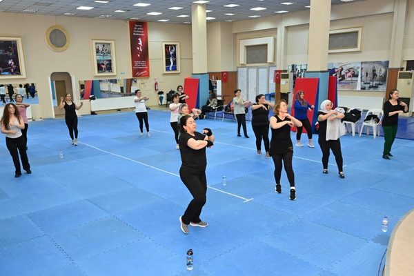 Isparta Belediyesi, kadınların sağlıklı yaşam alışkanlıkları kazanması ve sosyal hayata