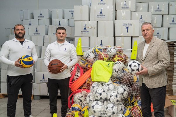 Kul&uuml;p y&ouml;neticileri ve antren&ouml;rler, Bornova Aşık Veysel Rekreasyon Alanı&rsquo;na gelerek
