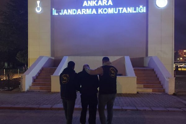 Kırşehir İl Jandarma Komutanlığı, aranan şahısların yakalanmasına yönelik yürüttüğü çalışmalar