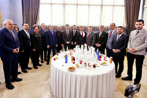 Manisa Öğretmenevi, Ramazan Bayramı vesilesiyle düzenlenen geleneksel protokol bayramlaşmasına ev