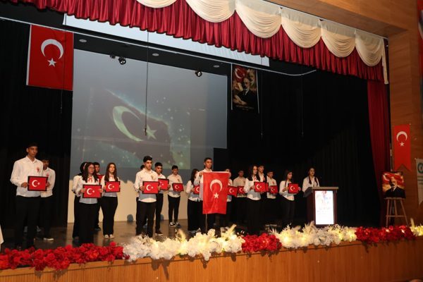 Siirt Valisi ve Belediye Başkan Vekili Kemal Kızılkaya ve eşi