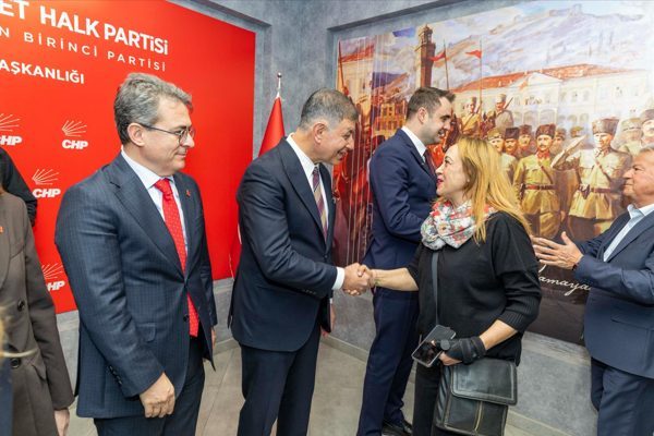 İzmir Büyükşehir Belediye Başkanı Cemil Tugay, CHP İzmir İl Başkanı