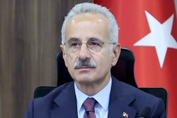 Ulaştırma ve Altyapı Bakanı Abdulkadir Uraloğlu, yaptığı açıklamada AK Parti