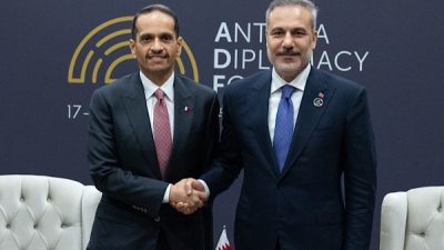 Katar Dışişleri Bakanlığı’ndan yapılan açıklamaya göre; Katar Başbakanı ve Dışişleri