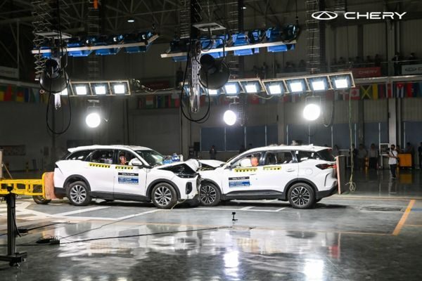 Testler sonucunda TIGGO9’un kompozit çarpışma koşullarında kritik güvenlik sistemlerinin etkinliğini