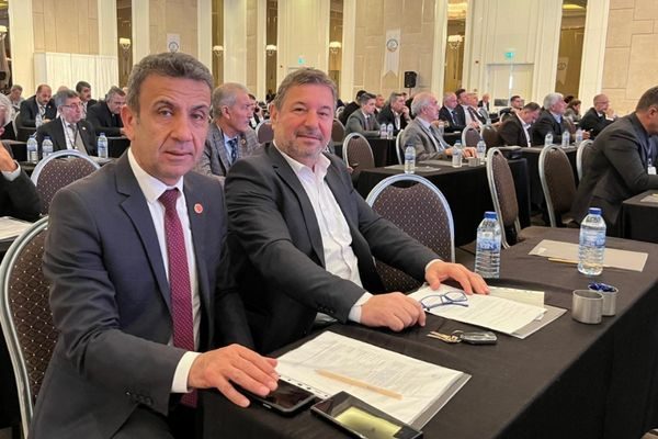 Açıklamada, yerel yönetimlerin enerji politikalarındaki rolü ile sürdürülebilir belediyecilik uygulamaları