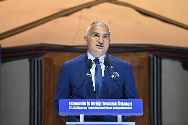 Kültür ve Turizm Bakanı Mehmet Nuri Ersoy, Erol Güngör’ün Türkiye’nin