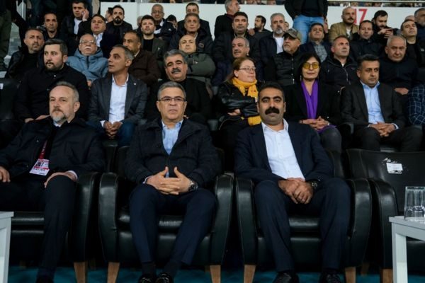 Türkiye Futbol Federasyonu (TFF) 1. Lig’de mücadele eden Amedspor, sahasında