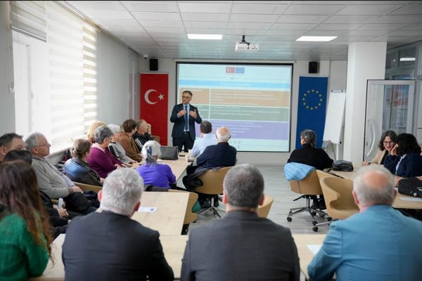 Proje kapsamında düzenlenen Paylaşım Toplantısı, hem Birleşmiş Milletler çekim ekibinin