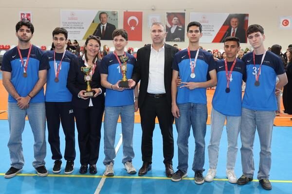 Hatay’da 2025-2026 sezonu kapsamında düzenlenen Türkiye Voleybol Federasyonu altyapı mahalli