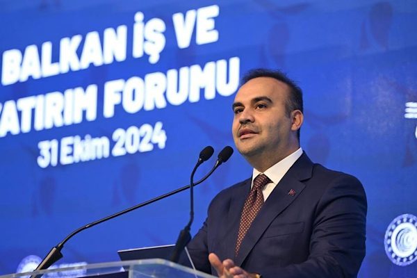 Sanayi ve Teknoloji Bakanı Kacır, Antalya Diplomasi Forum marjında çok