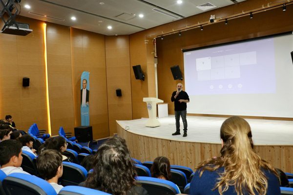 Organizasyonun açılış programına, Kaş Belediye Başkanı Erol Demirhan, Kaş Belediyesi