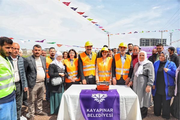 Kayapınar Belediyesi’nin, kentte yaşayan vatandaşlar ile şehir dışından sağlık hizmeti