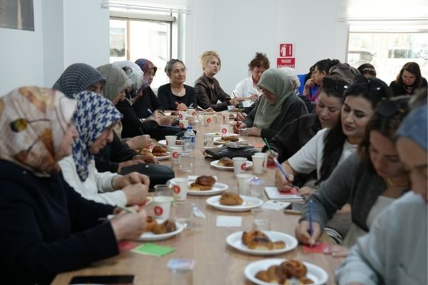 Kardeşler Kadınlar Gün Evi’nde “Hayır Demek Özgürlüktür” başlığıyla gerçekleştirilen programda,
