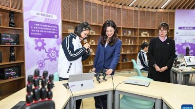 Çin’in ana kesimine yaptığı ziyaretin son durağı olan Beijing turunda