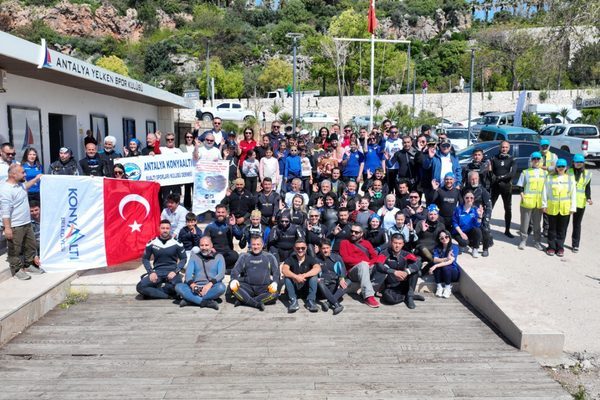 Antalya’da deniz ve kıyı temizliğine yönelik farkındalık oluşturmak amacıyla Konyaaltı