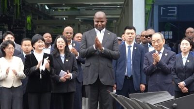 Chapo, akıllı fabrikada ekskavatörlerin özel performanslarını izleyerek akıllı üretim hattını