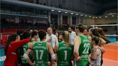 Cengiz Göllü Voleybol Salonu’nda oynanan mücadeleyi ev sahibi ekip 3-2
