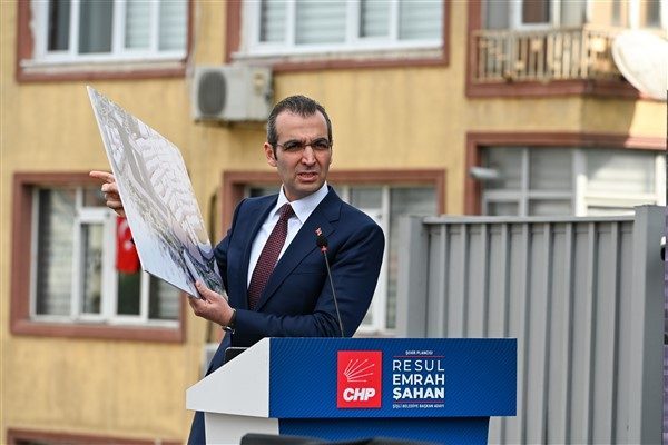 Şişli Belediye Başkanı Resul Emrah Şahan, Ataşehir Belediye Başkanı Onursal