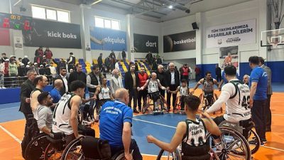Karşıyaka Spor Salonu’nda oynanan ve Güneydoğu derbisine sahne olan mücadele,