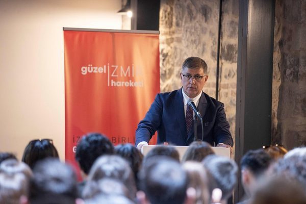 İzmir Büyükşehir Belediye Başkanı Cemil Tugay, mülkiyeti tartışma konusu olan