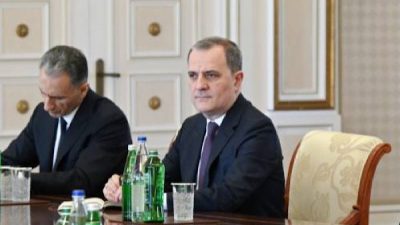 Azerbaycan Dışişleri Bakanı Jeyhun Bayramov, resmi temaslarda bulunmak üzere Bakü’ye