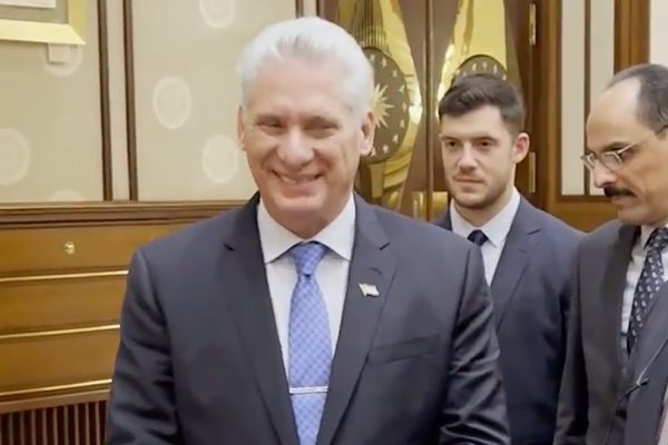 Küba Devlet Başkanı Canel Bermudez, ABD’nin Küba’ya yönelik askeri söylemlerine