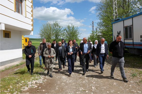 Diyarbakır Büyükşehir Belediyesi Eşbaşkanları Serra Bucak ve Doğan Hatun, Sur