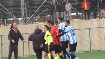 Keşan Atatürk Stadı Mustafa Kaldı Sahası’nda oynanan ve 0-0 devam