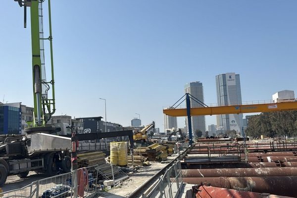İzmir Büyükşehir Belediyesi, Halkapınar Yeraltı Araç Depolama Tesisi projesinin bitmediği