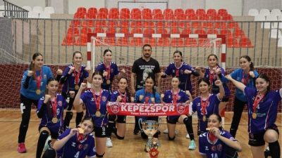 Uşak’ta düzenlenen final karşılaşmasında 68 Aksaray Belediyespor’u 33-29 mağlup eden