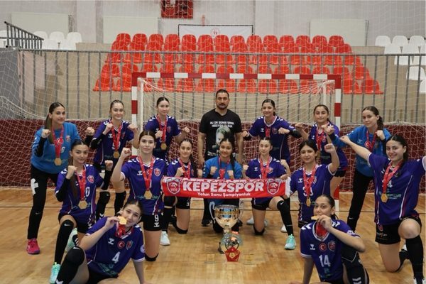 Uşak’ta düzenlenen final karşılaşmasında 68 Aksaray Belediyespor’u 33-29 mağlup eden