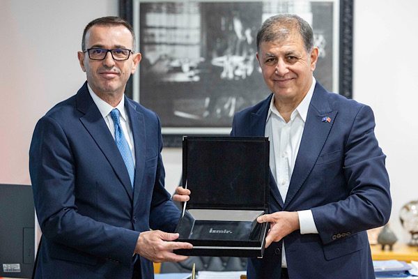 Görüşmede Kosova Cumhuriyeti İzmir Fahri Konsolosu Muharrem Toprak ile Kosova