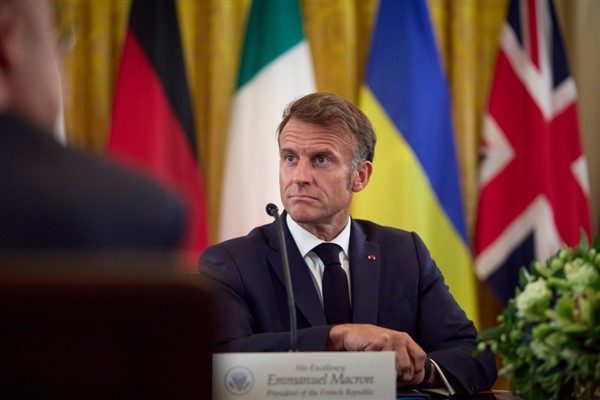 Fransa Cumhurbaşkanı Emmanuel Macron, Ermenistan’daki temasları çerçevesinde gerçekleştirdiği anma ziyareti