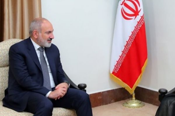 Ermenistan Başbakanı Nikol Pashinyan, Avrupa Konseyi Başkanı Antonio Costa ve