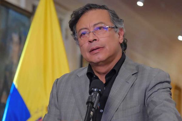 Kolombiya Cumhurbaşkanı Gustavo Petro, Choco’daki ELN liderinin açıklamalarına yanıt vererek
