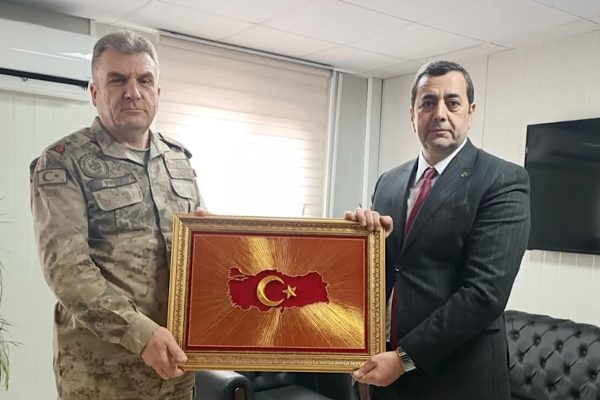 Reyhanlı Belediye Başkanı Ahmet Salman Yumuşak, Hatay İl Jandarma Komutanı Tuğgeneral