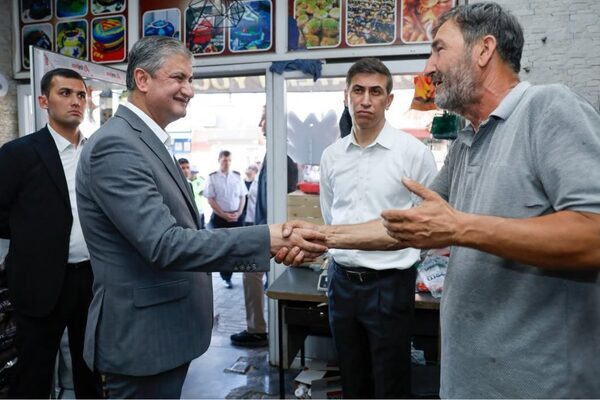 Adana Valisi Mustafa Yavuz, Yüreğir ilçesi Süleyman Vahit Caddesi’nde esnaf ve