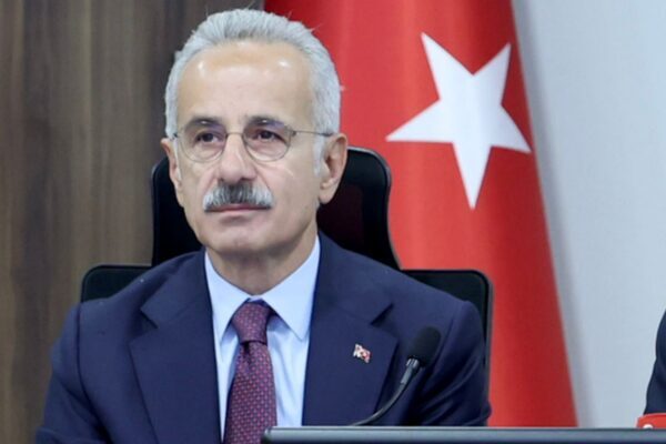 Ulaştırma ve Altyapı Bakanı Abdulkadir Uraloğlu, insansız hava araçlarının yapay