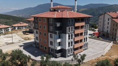 Gemlik Belediyesi, Cihatlı Konutları’nda yarım kalan 7. etabı tamamladı. Deprem