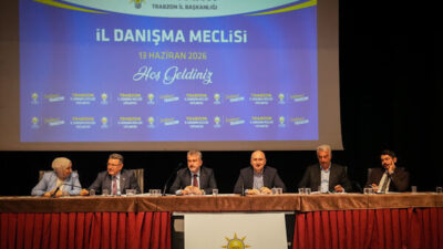 Hamamizade İhsan Bey Kültür ve Sanat Merkezi’nde düzenlenen toplantıda konuşan