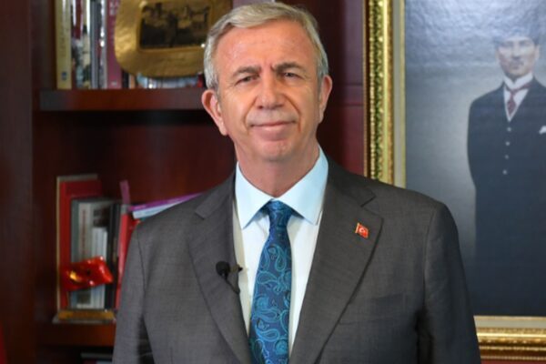 Ankara Büyükşehir Belediye Başkanı Mansur Yavaş, Türk sinemasının usta oyuncularından