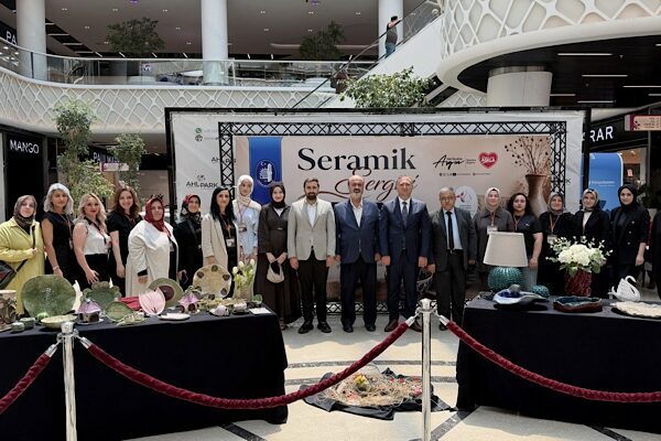 Çorum Belediyesi Buhara Kadın Kültür Merkezi Seramik Atölyesi kursiyerlerinin hazırladığı