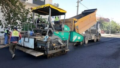 Diyarbakır Büyükşehir Belediyesi, Bağlar ilçesine bağlı Bağcılar Mahallesi’nde yürüttüğü yol